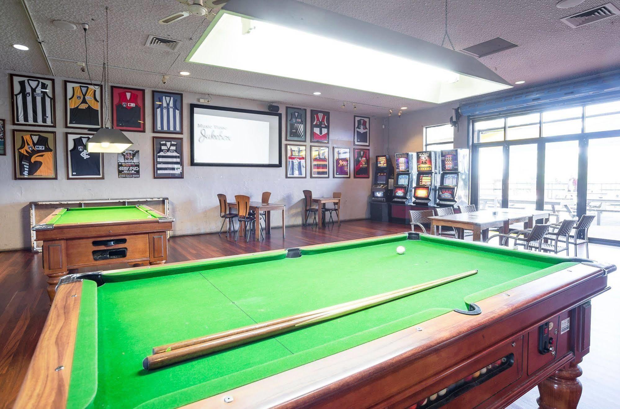 Nightcap At Wanneroo Tavern Exterior photo