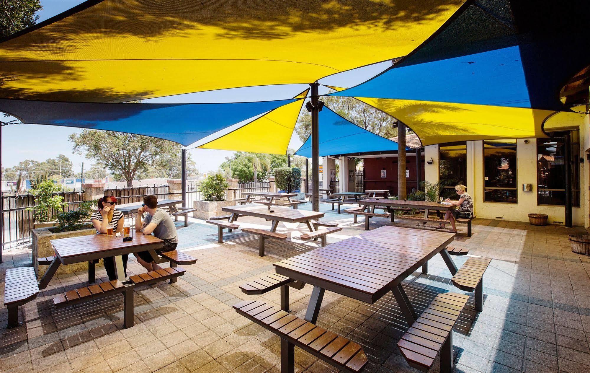 Nightcap At Wanneroo Tavern Exterior photo